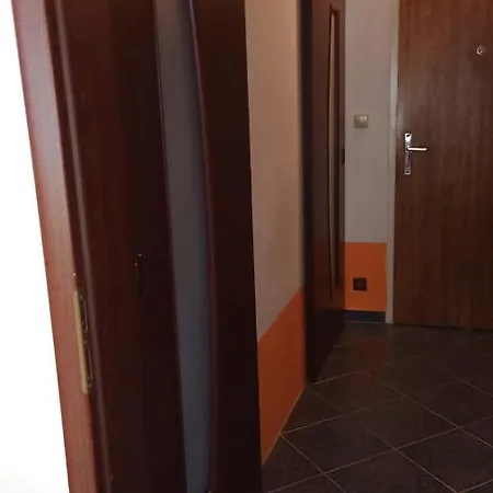 Wolf Apartman Pokojne Ubytovanie V Povazskej Bystrici Ticha Lokalita S Parkovanim Vsade Blizko Vhodne Pre Pracovne Cesty Turistiku Aj Oddych Plne Vybavena Kuchyna Povazska Bystrica Exterior photo