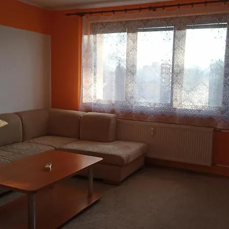 Wolf Apartman Pokojne Ubytovanie V Povazskej Bystrici Ticha Lokalita S Parkovanim Vsade Blizko Vhodne Pre Pracovne Cesty Turistiku Aj Oddych Plne Vybavena Kuchyna Povazska Bystrica Exterior photo