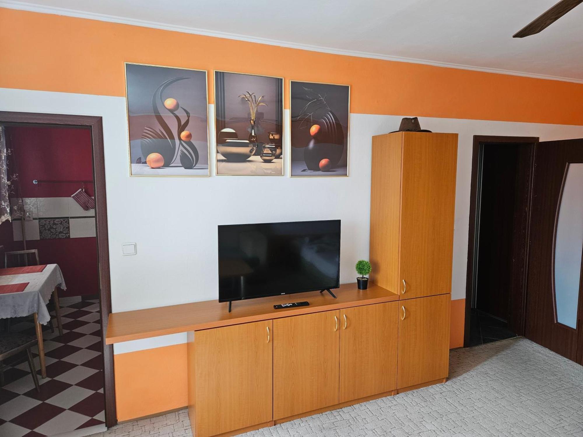 Apartment Wolf Pokojne V Povazskej Bystrici Ticha Lokalita S Parkovanim Vsade Blizko Vhodne Pre Pracovne Cesty Turistiku Aj Oddych Plne Vybavena Kuchyna Povazska Bystrica