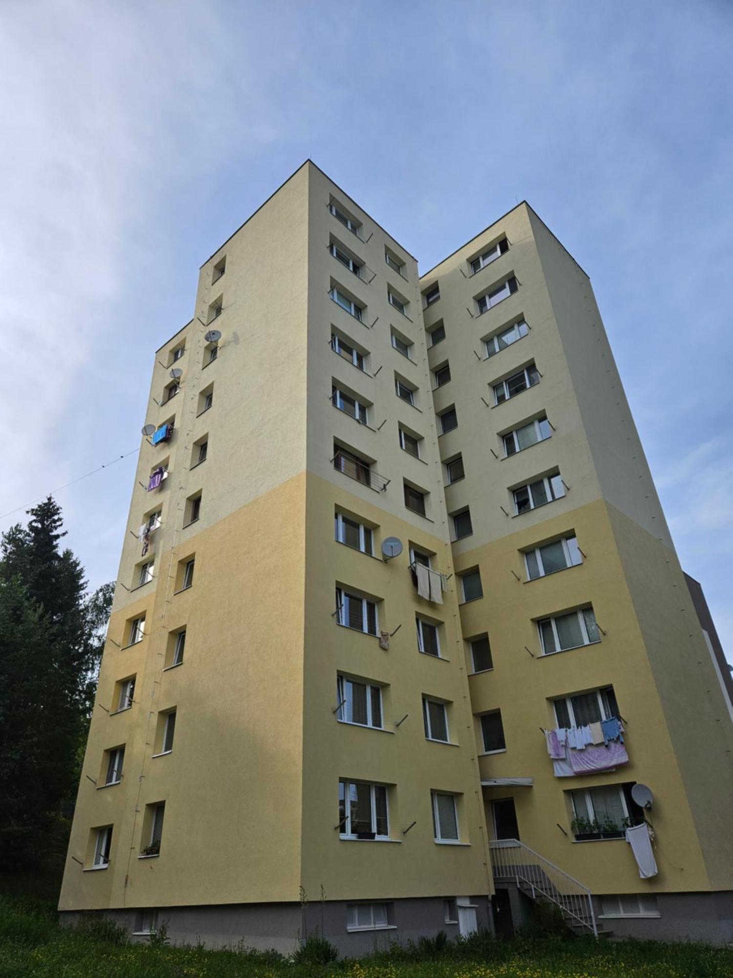 Wolf Pokojne V Povazskej Bystrici Ticha Lokalita S Parkovanim Vsade Blizko Vhodne Pre Pracovne Cesty Turistiku Aj Oddych Plne Vybavena Kuchyna *